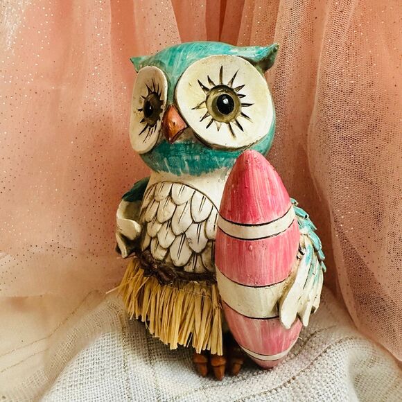 Beachy Owl Figurine - Picture 3 of 8